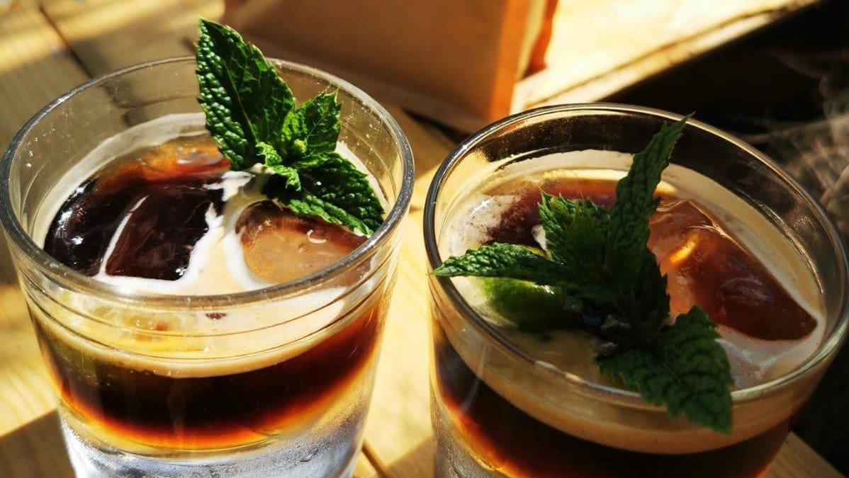 Espresso Tonic: Zubereitung des erfrischenden Sommer-Trends
